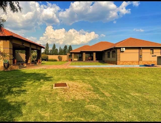 4 BEDROOM HOUSE FOR SALE IN THREE RIVERS EAST
